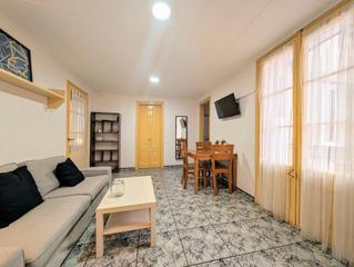 Location Appartement  Carrer del general álvarez de castro. Larga estancia!