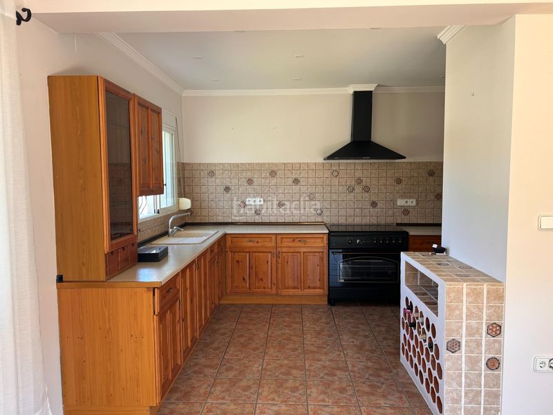 Foto f9562324-07f9-4432-9ade-a681d396aab5. Casa amb aparcament piscina a Castell de Castells