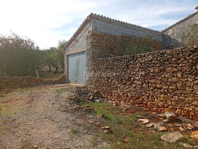 Foto 69f871a9-37b0-41b5-b180-68be9303eefb. Casa amb aparcament a Llíber