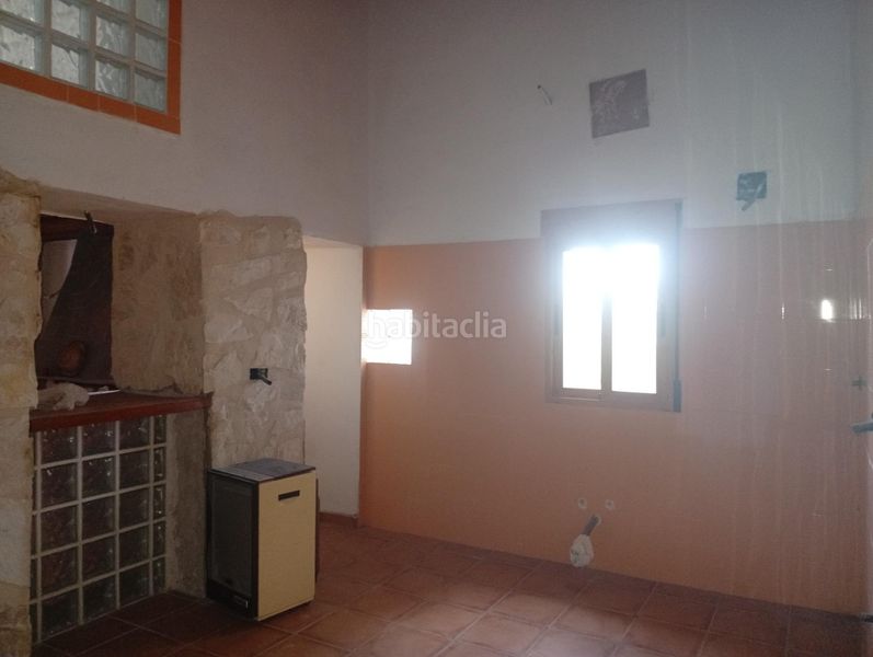 Foto c10722a7-8b65-47e2-8641-8254a146888f. Casa amb aparcament a Llíber