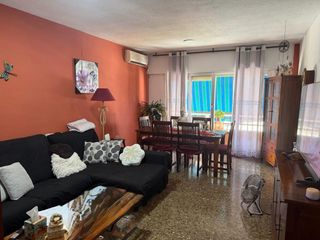 Appartamento in Xaló. Amplio y luminoso apartamento en jalon con excelente ubicación y