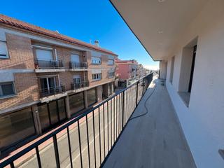 Àtic  Carretera de girona. Amplio piso nuevo a estrenar y con gran terraza