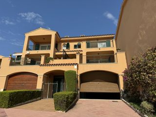 Location Maison jumelée  Carrer carrasco i formiguera. Casa adosada con preciosas vistas al mar, jardin privado y pisci