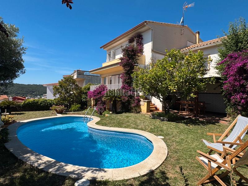 Foto 0e9f797e-66c2-4207-85cb-e5b54a2a3458. Chalet  en el casco urbano con piscina, jardin y 4 plazas de parking en Sant Feliu de Guíxols