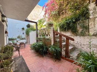 Reihenhaus  Carrer de sant fèlix màrtir. Casa en venta adosada. encanto historico y modernidad en el cent