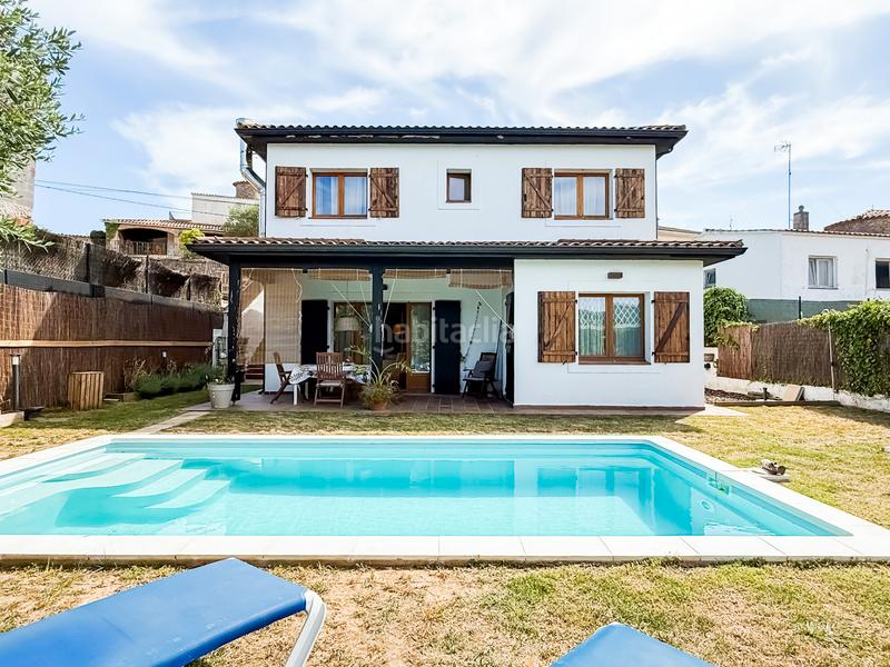 Foto 3637f684-802f-498a-b73b-a396310b6af5. Chalet with fireplace heating parking pool in Mas Pere-Río de Oro Calonge