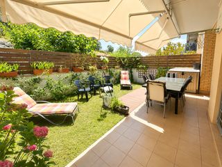 Planta baja  Carrer de vicen� martorell. Piso en venta en calle de vicen� martorell s/n, sant feliu de gu