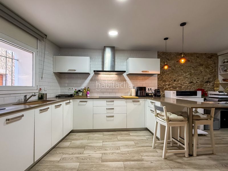 Foto a3e6a649-23c0-4c9d-82d0-999093251525. Casa amb xemeneia a Poble Calonge