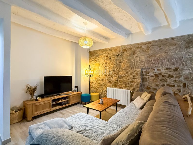 Foto ebef211f-5ba5-467b-94c3-c44be4f7a917. Casa amb xemeneia a Poble Calonge