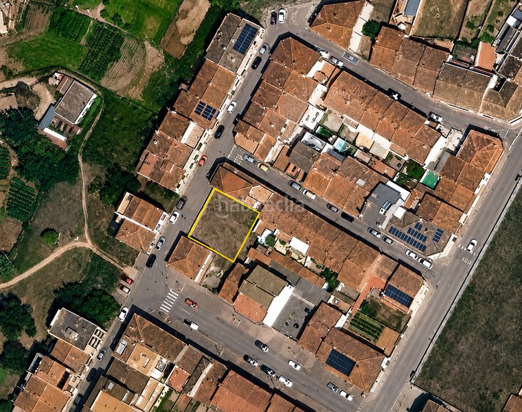 Foto 5869fc31-d340-4ad2-b3fa-2f621d4b65bc. Terreny residencial a Llagostera