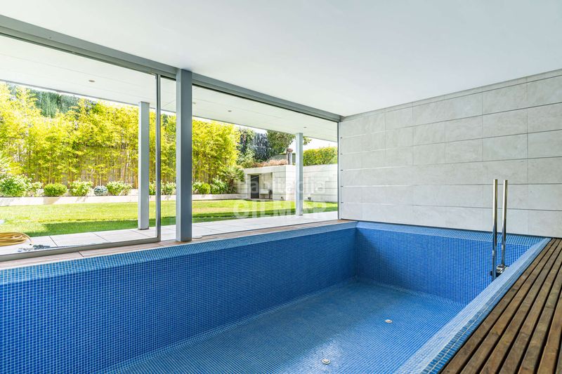 Foto bb3631c9-ae06-4c96-860f-80e016a50f86. Xalet amb calefacció aparcament piscina a La Florida - El Plantío Madrid