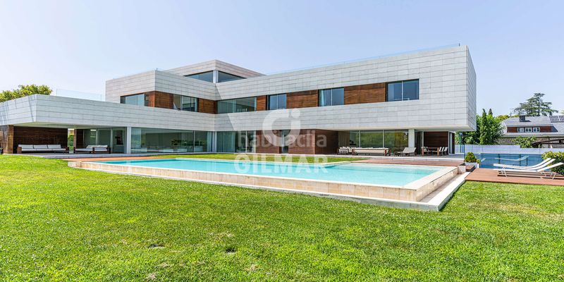 Foto d556d06c-bc7b-4cd3-9cf3-476e1a5811f6. Xalet amb calefacció aparcament piscina a La Florida - El Plantío Madrid
