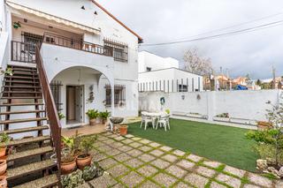 Planta baixa a Estación. En el exclusivo barrio de pozuelo de alarcón, en madrid, se encu