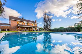 Xalet a Montealina. Se presenta este magnífico chalet independiente, modelo levitt g