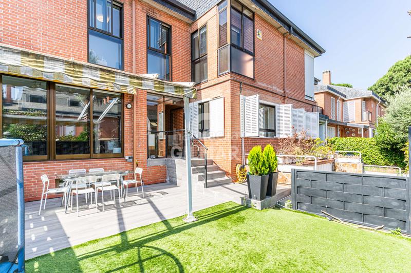 Foto 3d1debf2-84f9-476a-9b69-2014ae21d530. Reihenhaus mit heizung parking pool in Somosaguas Pozuelo de Alarcón