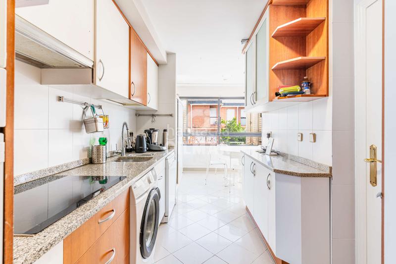 Foto 54965815-71c2-4229-b5ab-1dfb35374986. Reihenhaus mit heizung parking pool in Somosaguas Pozuelo de Alarcón