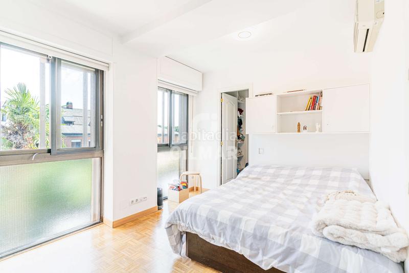 Foto 7d653ace-65a1-4b82-b9cb-ac6749996a1a. Reihenhaus mit heizung parking pool in Somosaguas Pozuelo de Alarcón