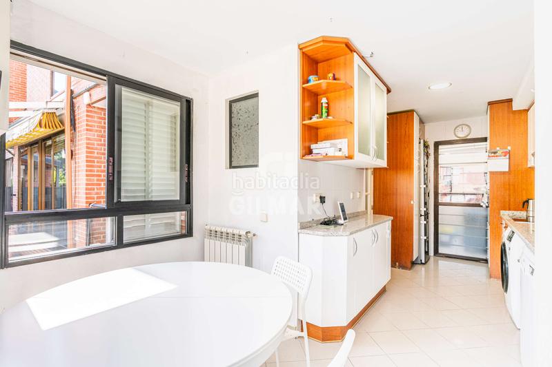 Foto 8d085c2e-36e8-41c2-893c-1aadda3bb1ce. Reihenhaus mit heizung parking pool in Somosaguas Pozuelo de Alarcón