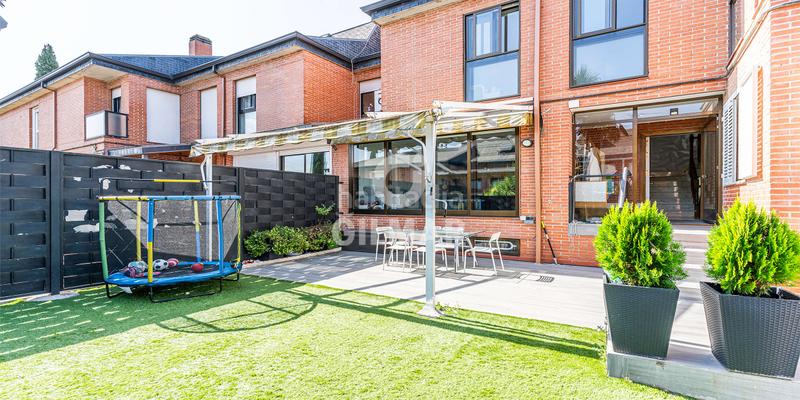 Foto 9e241e6d-ce19-4f86-8db8-a10acd0b4027. Reihenhaus mit heizung parking pool in Somosaguas Pozuelo de Alarcón