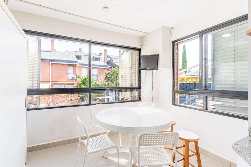 Foto bb522e50-ae13-40ac-8631-97d4069c7f52. Reihenhaus mit heizung parking pool in Somosaguas Pozuelo de Alarcón