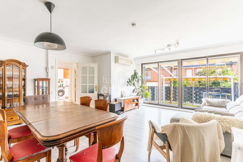 Foto d78485ae-c305-4b9e-a3a1-ff6d121988a8. Reihenhaus mit heizung parking pool in Somosaguas Pozuelo de Alarcón