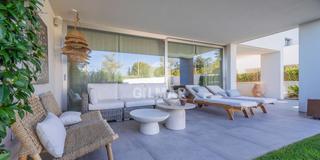 Maison jumelée à Valdemarín. Te invitamos a descubrir este exclusivo chalet pareado de lujo,