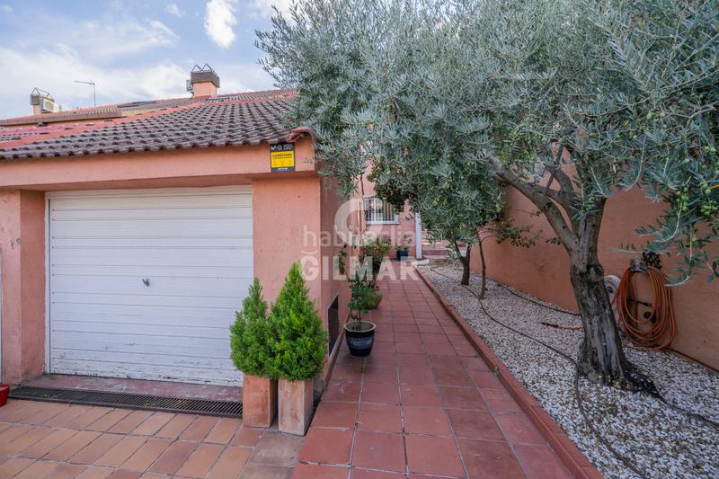 Foto 43c24a4f-9e2c-4b95-a64b-f60765c926a8. Casa adossada amb calefacció aparcament piscina a Pozuelo de Alarcón