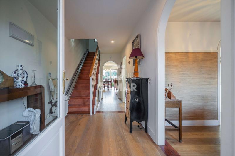 Foto f9bef7c1-279f-45e2-a34a-a3c14dbdb42d. Casa adossada amb calefacció aparcament piscina a Pozuelo de Alarcón