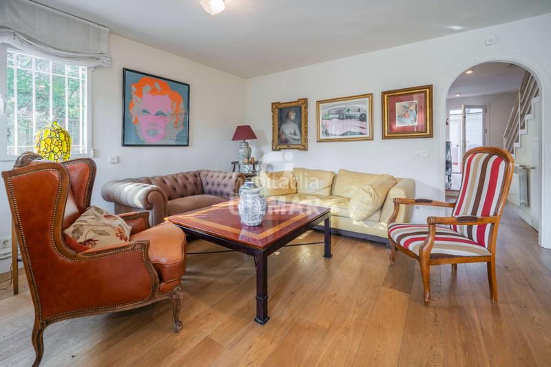 Foto ff67496e-4887-4db2-a918-7b50c6ddb512. Casa adossada amb calefacció aparcament piscina a Pozuelo de Alarcón