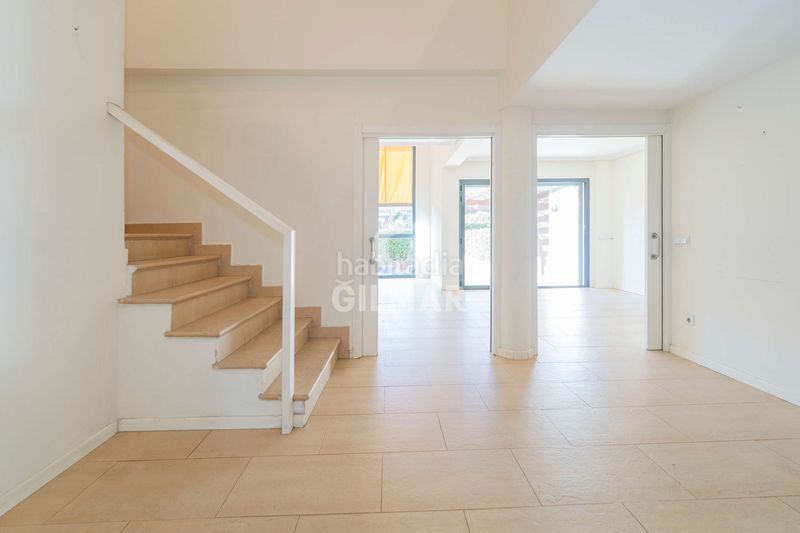 Casa adosada en una de las zonas residenciales más demandadas de Aravaca, el barrial, se vende este chalet adosado de líneas modernas y una lum en Madrid - Imagen 3