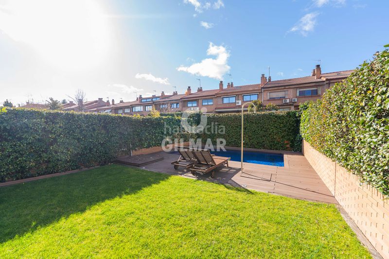 Casa adosada en una de las zonas residenciales más demandadas de Aravaca, el barrial, se vende este chalet adosado de líneas modernas y una lum en Madrid - Imagen 26