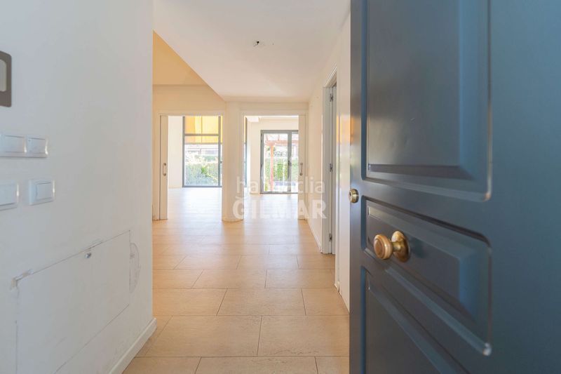 Casa adosada en una de las zonas residenciales más demandadas de Aravaca, el barrial, se vende este chalet adosado de líneas modernas y una lum en Madrid - Imagen 2