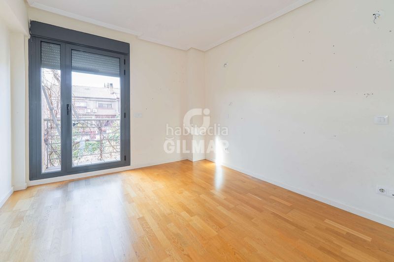 Casa adosada en una de las zonas residenciales más demandadas de Aravaca, el barrial, se vende este chalet adosado de líneas modernas y una lum en Madrid - Imagen 13