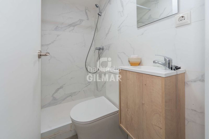 Casa adosada en una de las zonas residenciales más demandadas de Aravaca, el barrial, se vende este chalet adosado de líneas modernas y una lum en Madrid - Imagen 18