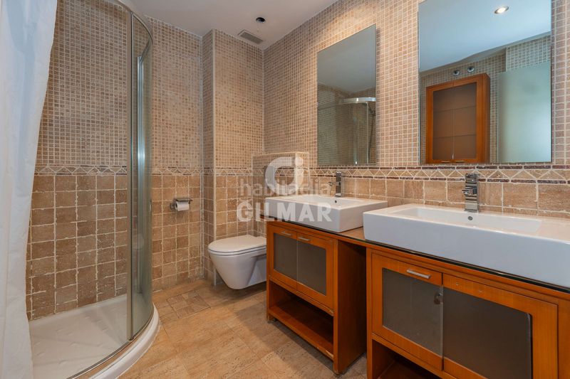 Casa adosada en una de las zonas residenciales más demandadas de Aravaca, el barrial, se vende este chalet adosado de líneas modernas y una lum en Madrid - Imagen 20
