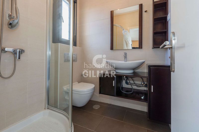 Casa adosada en una de las zonas residenciales más demandadas de Aravaca, el barrial, se vende este chalet adosado de líneas modernas y una lum en Madrid - Imagen 23