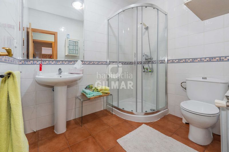 Casa pareada ubicado en la prestigiosa zona de Aravaca, junto a la colonia diplomáticos, este exclusivo chalet pareado de 350 m construidos se en Madrid - Imagen 29