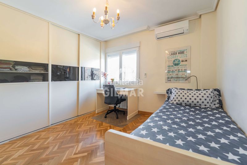 Casa pareada ubicado en la prestigiosa zona de Aravaca, junto a la colonia diplomáticos, este exclusivo chalet pareado de 350 m construidos se en Madrid - Imagen 23