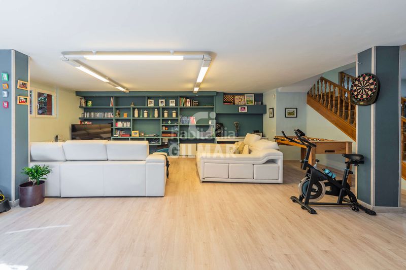 Casa pareada ubicado en la prestigiosa zona de Aravaca, junto a la colonia diplomáticos, este exclusivo chalet pareado de 350 m construidos se en Madrid - Imagen 27