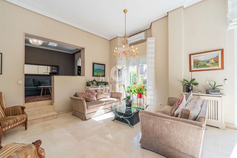 Casa pareada ubicado en la prestigiosa zona de Aravaca, junto a la colonia diplomáticos, este exclusivo chalet pareado de 350 m construidos se en Madrid - Imagen 3