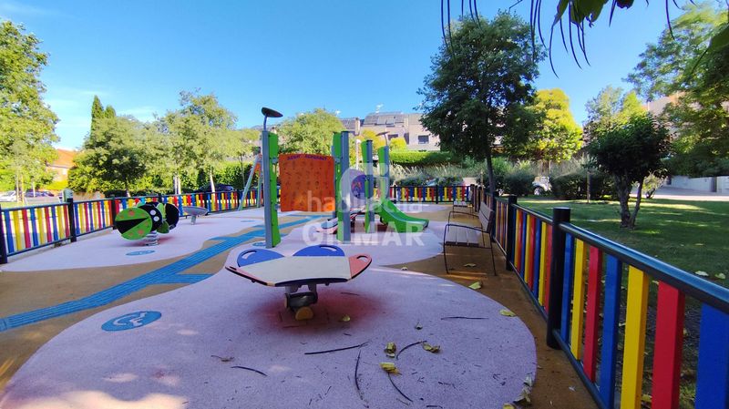 Casa pareada ubicado en la prestigiosa zona de Aravaca, junto a la colonia diplomáticos, este exclusivo chalet pareado de 350 m construidos se en Madrid - Imagen 31