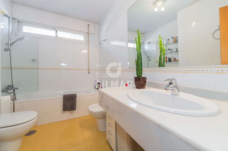 Casa pareada ubicado en la prestigiosa zona de Aravaca, junto a la colonia diplomáticos, este exclusivo chalet pareado de 350 m construidos se en Madrid - Imagen 20