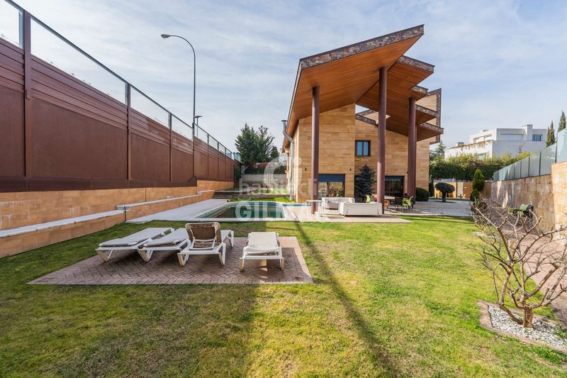 Chalet descubre una joya arquitectónica en la exclusiva urbanización la florida, ubicada en el prestigioso distrito de moncloaaravaca, ma en Madrid - Imagen 11