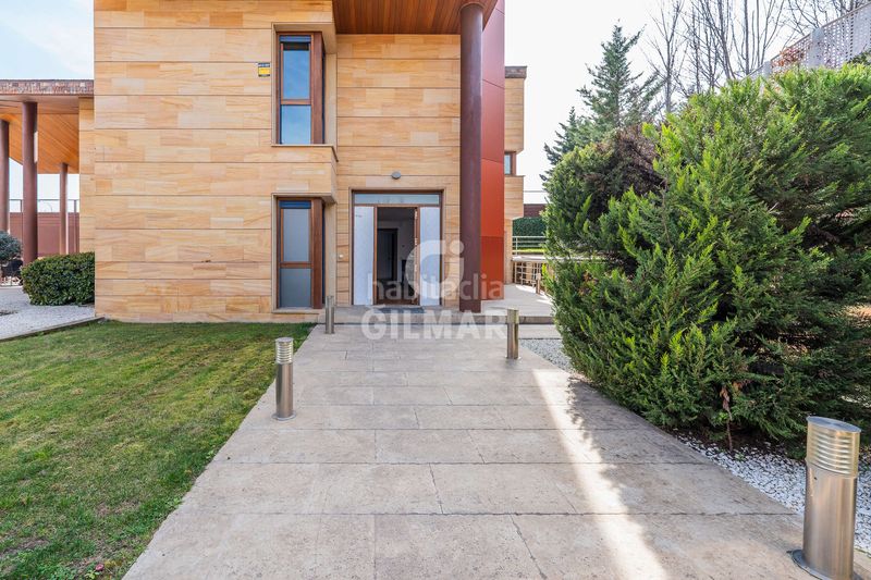 Chalet descubre una joya arquitectónica en la exclusiva urbanización la florida, ubicada en el prestigioso distrito de moncloaaravaca, ma en Madrid - Imagen 2