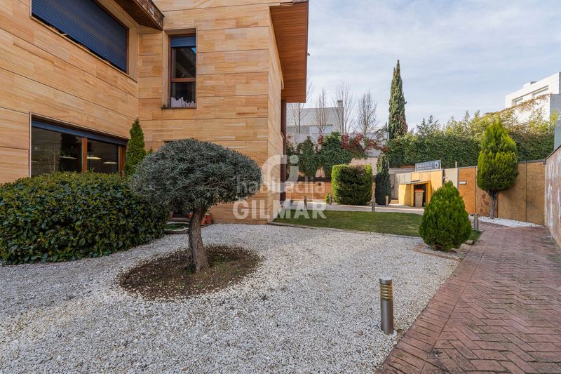 Chalet descubre una joya arquitectónica en la exclusiva urbanización la florida, ubicada en el prestigioso distrito de moncloaaravaca, ma en Madrid - Imagen 4