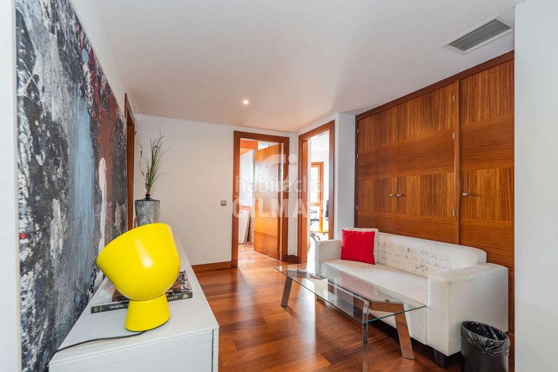Chalet descubre una joya arquitectónica en la exclusiva urbanización la florida, ubicada en el prestigioso distrito de moncloaaravaca, ma en Madrid - Imagen 23