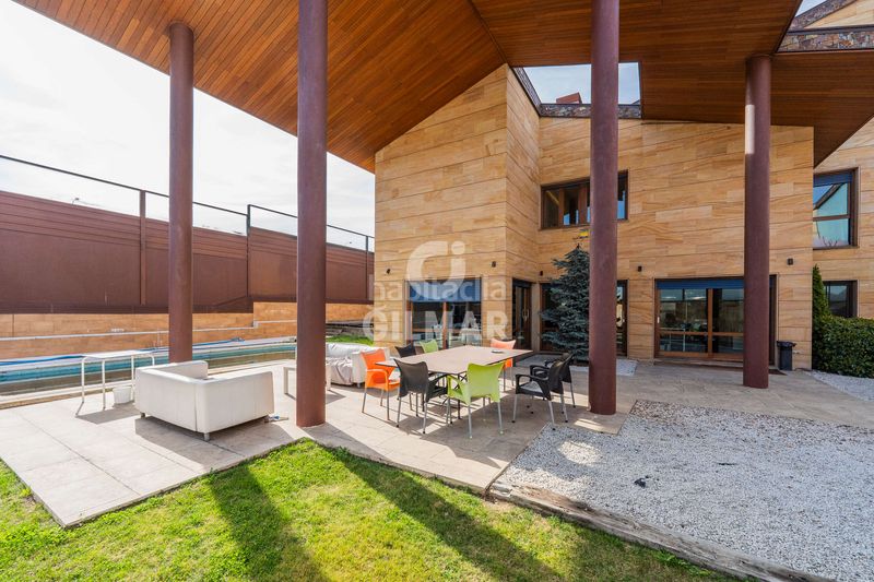 Chalet descubre una joya arquitectónica en la exclusiva urbanización la florida, ubicada en el prestigioso distrito de moncloaaravaca, ma en Madrid - Imagen 7