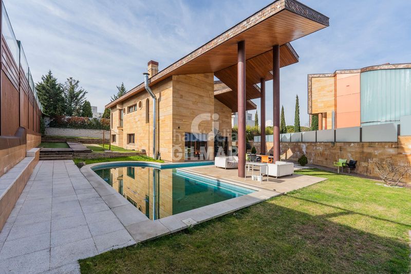 Chalet descubre una joya arquitectónica en la exclusiva urbanización la florida, ubicada en el prestigioso distrito de moncloaaravaca, ma en Madrid - Imagen 9
