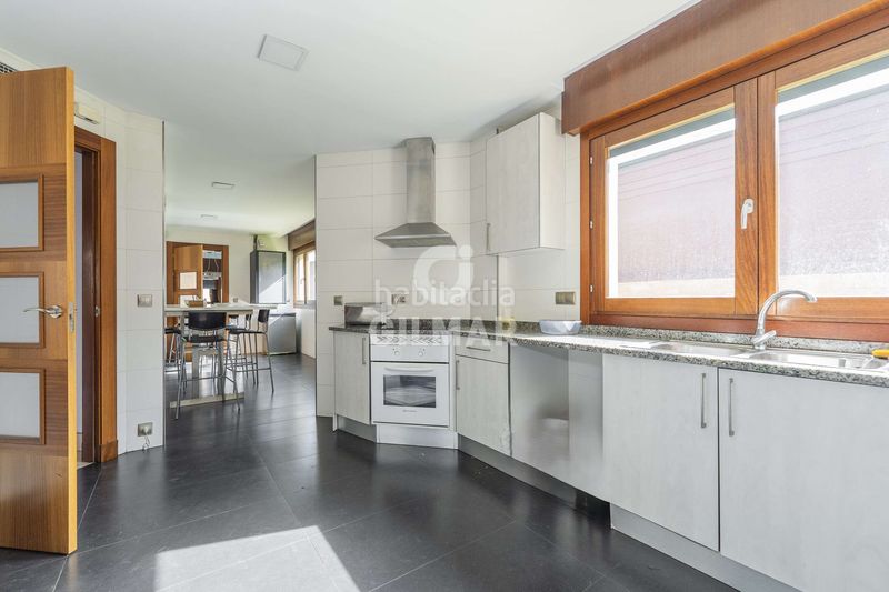 Chalet descubre una joya arquitectónica en la exclusiva urbanización la florida, ubicada en el prestigioso distrito de moncloaaravaca, ma en Madrid - Imagen 16