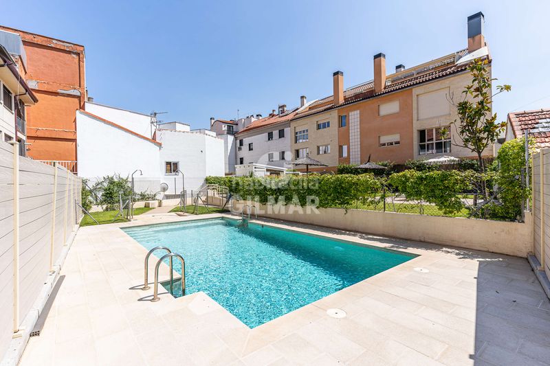 Foto 1ff35d6c-ec8c-4c76-a873-267451327810. Pis amb calefacció aparcament piscina a Aravaca Madrid